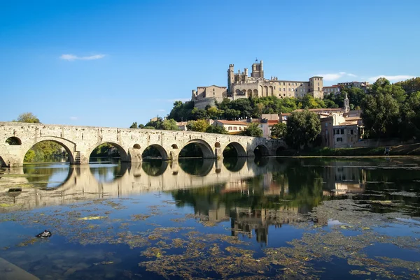 Ancient Beziers city and old bridge — Stock Photo, Image