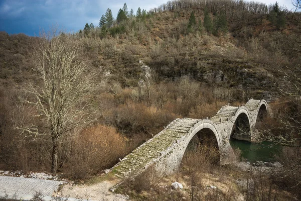 Кологерико старый каменный мост — стоковое фото