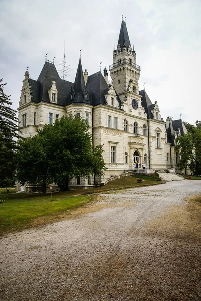 Красифильский замок в Словакии — стоковое фото