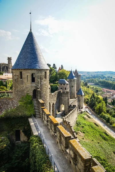 Utsikt over gamle befestede Carcassonne by – stockfoto