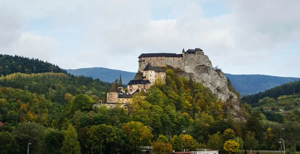 Gammel middelalderborg på Orava – stockfoto