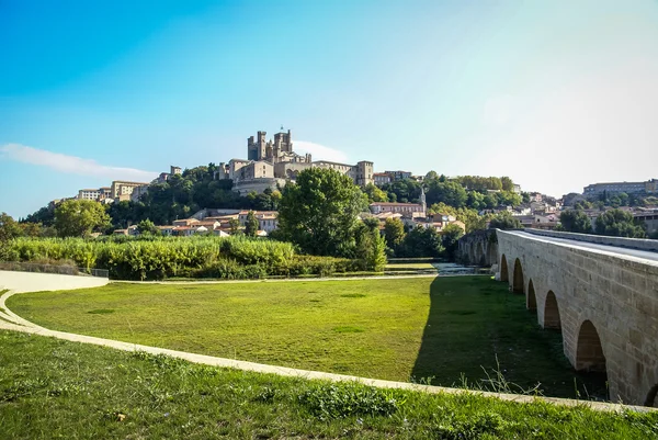 Ancient Beziers city and old bridge — Stock Photo, Image