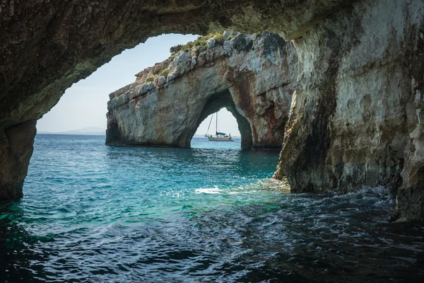 Beautiful blue caves on seashore in Zakinthos — Stock Photo, Image