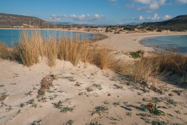 Narrow braid to the semi-island — Stock Photo, Image