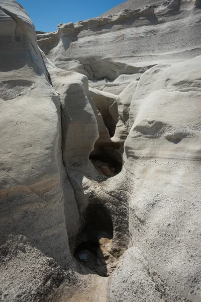 Indah moonscape pantai Sarakiniko — Stok Foto