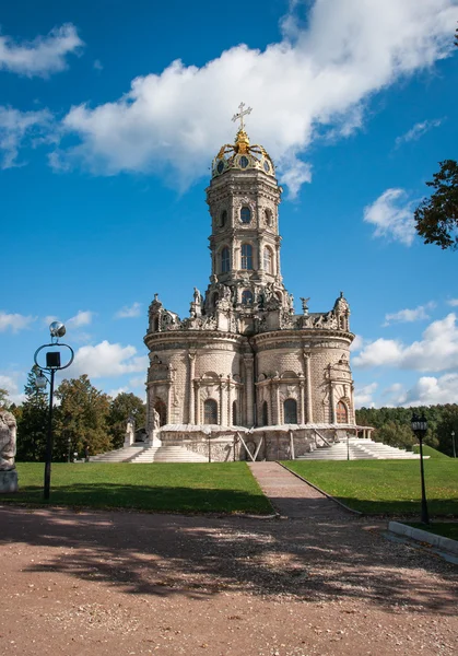 Majestic church in Dubrovnitsy — Stock Photo, Image