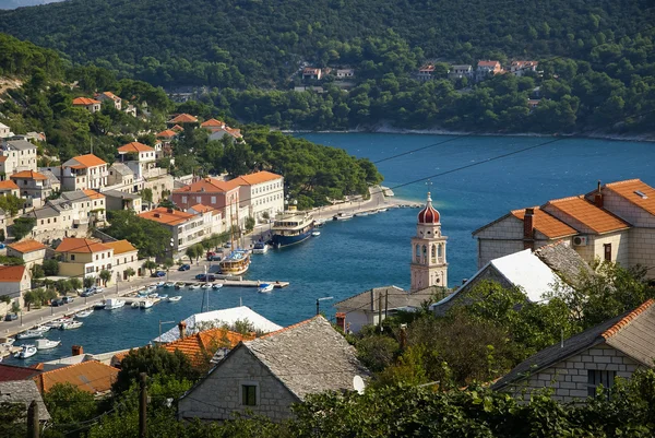 Vista de la ciudad de Bol en la isla de Brac — Foto de Stock