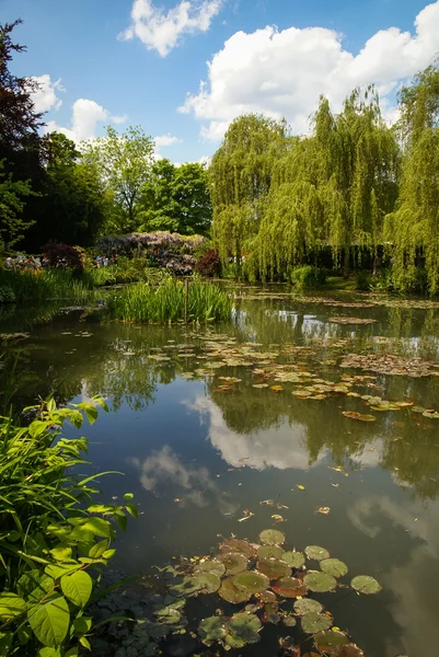 Jarní zahrady v Giverny — Stock fotografie