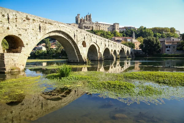 Miasta Beziers i rzeki — Zdjęcie stockowe