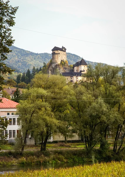 Antiguo castillo medieval en Orava — Foto de Stock