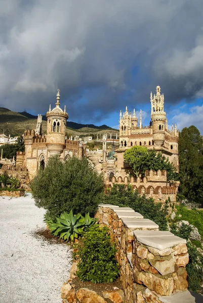 Nietypowe kamienny zamek w Andaluzji — Zdjęcie stockowe