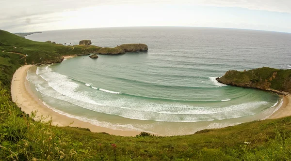 Plage pittoresque de torimbia — Photo