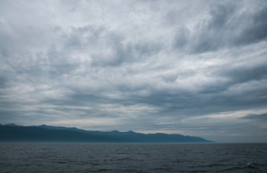 Baykal Gölü'nün doğal görünümü