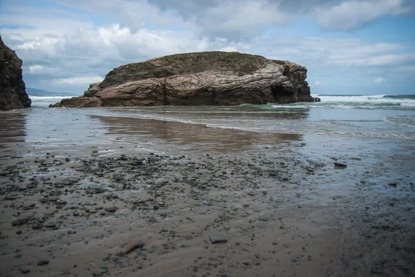 Pitoresca como praia de Catedrais — Fotografia de Stock