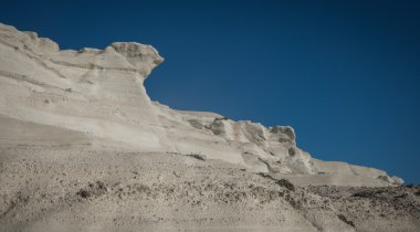Güzel manzaralarıyla plaj Sarakiniko