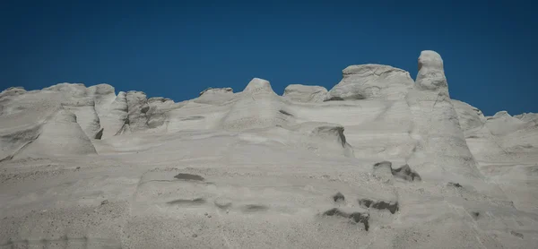 Indah moonscape pantai Sarakiniko — Stok Foto