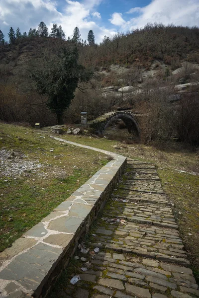 Капітан Arcoudas старий Кам'яний міст — стокове фото