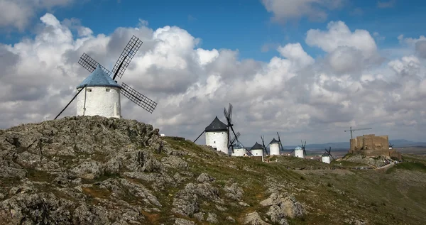 Moinhos de vento em consuegra — Fotografia de Stock