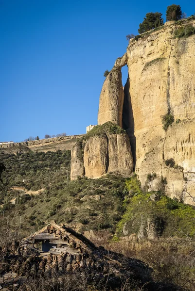 Ronda şehir kayalıkları üzerinde — Stok fotoğraf