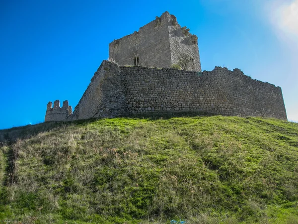 Średniowieczny zamek w Tiedra — Zdjęcie stockowe