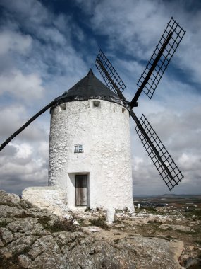 Consuegra, tepede yel değirmenleri