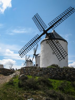 Consuegra, tepede yel değirmenleri