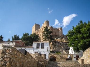 Eski ortaçağ Almansa Kalesi