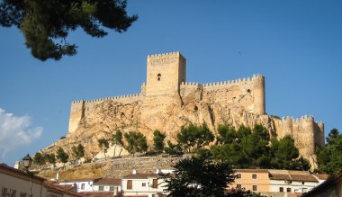 Eski ortaçağ Almansa Kalesi