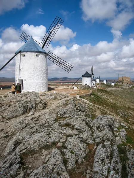 Mulini a vento bianchi a Consuegra — Foto Stock