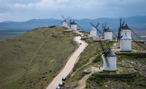 Vita väderkvarnar på Consuegra — Stockfoto