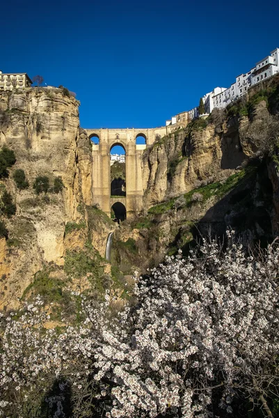 Ronda Stadt auf dem Felsen in Andalusien — Stockfoto