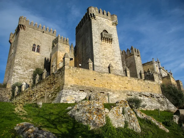 アルモドバル ・ デル ・ リオで中世の城 — ストック写真