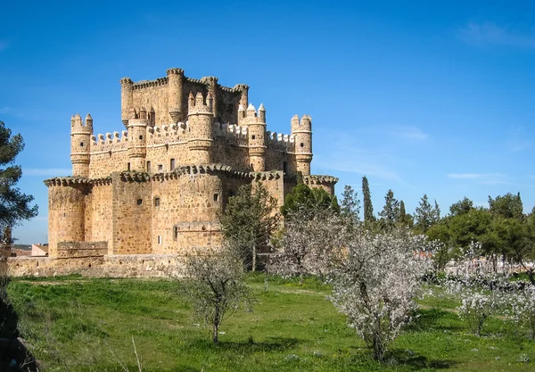 Gamla medeltida Guadamur slott — Stockfoto
