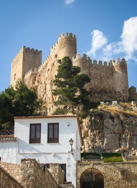 Eski ortaçağ Almansa Kalesi — Stok fotoğraf