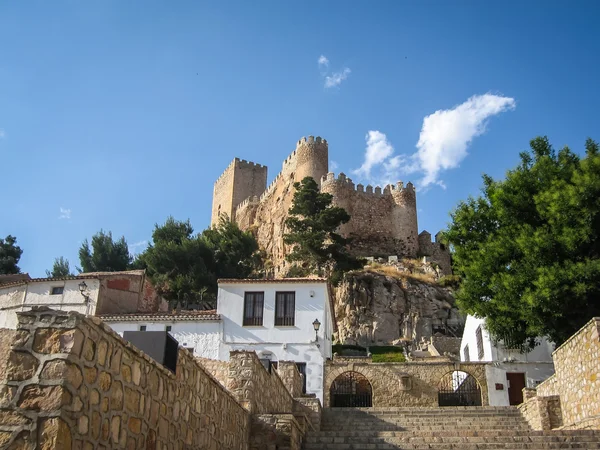 Eski ortaçağ Almansa Kalesi