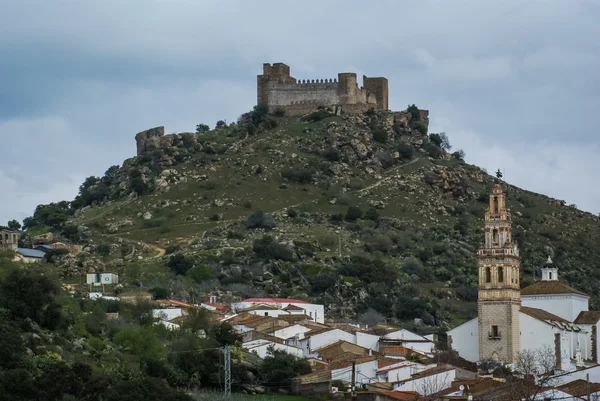 Замок в Burqillos-дель-Serro — стокове фото
