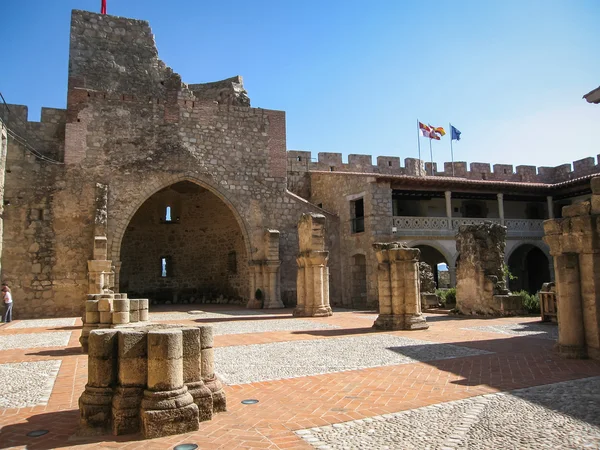 Antiguo castillo de Adrada — Foto de Stock