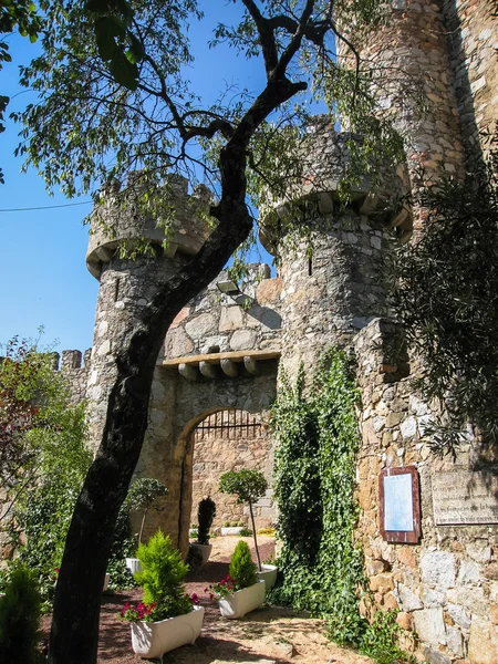 Oude middeleeuwse coracera kasteel — Stockfoto