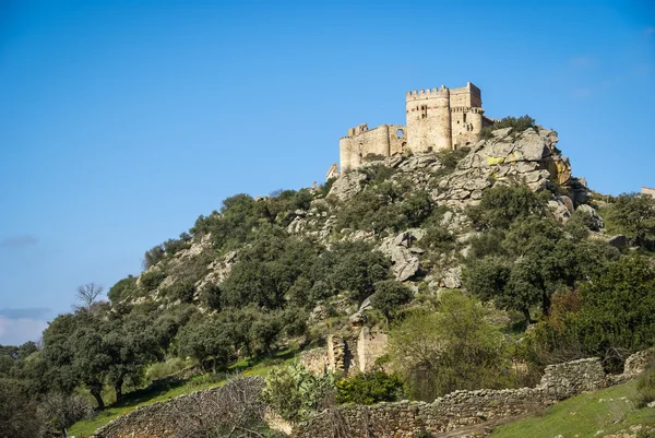 Slott på Belvis de Monroi — Stockfoto