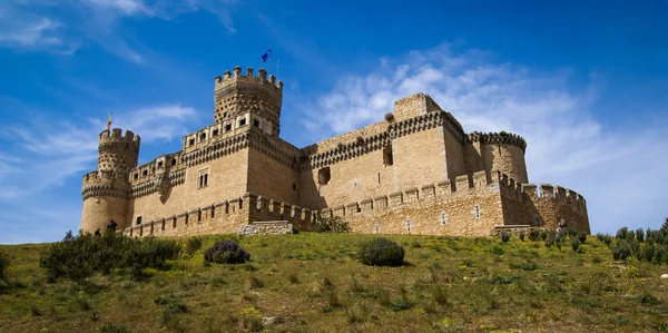 Velho castelo de mansanares na colina — Fotografia de Stock