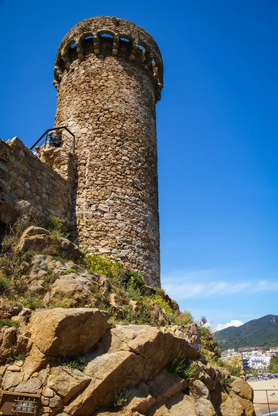 Hrad v Tossa de Mar na pláži — Stock fotografie