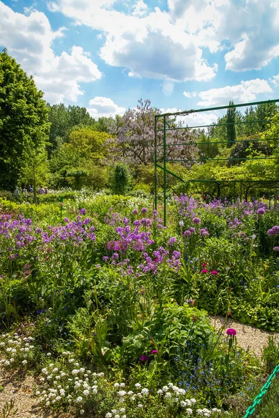 Jardines de primavera de Giverny — Foto de Stock