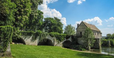 Seine köprüde fabrikasında