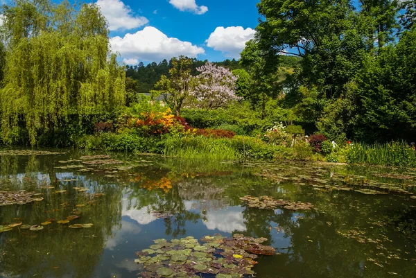 Jarní zahrady v Giverny — Stock fotografie