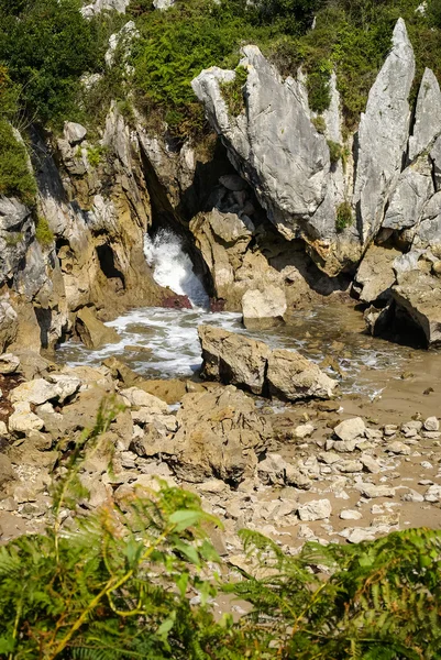 Gulpiuri plaża w Asturii y Cantabria — Zdjęcie stockowe