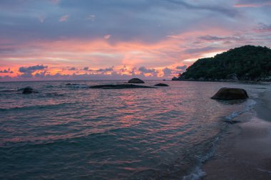 Günbatımı ve gündoğumu Cristal koyunda