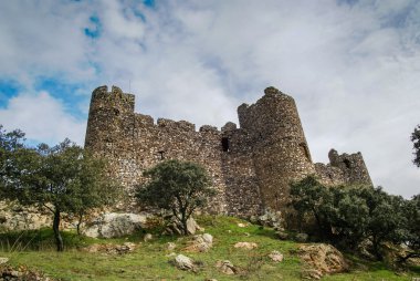 Salvatiera de los Barros adlı bir kale kalıntıları