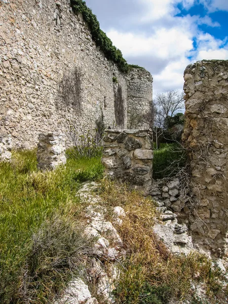 Ruinerna av ett slott i Sesena — Stockfoto