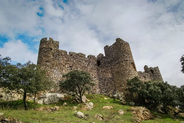 Ruínas de um castelo em Salvatiera de los Barros — Fotografia de Stock