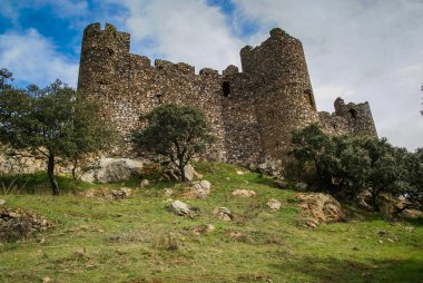 Salvatiera de los Barros adlı bir kale kalıntıları
